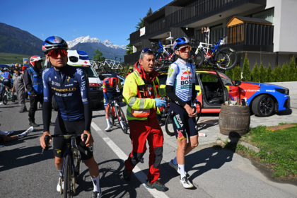 Early mass crash causes race neutralisation, forces several riders to abandon on stage 3 of Tour of the Alps