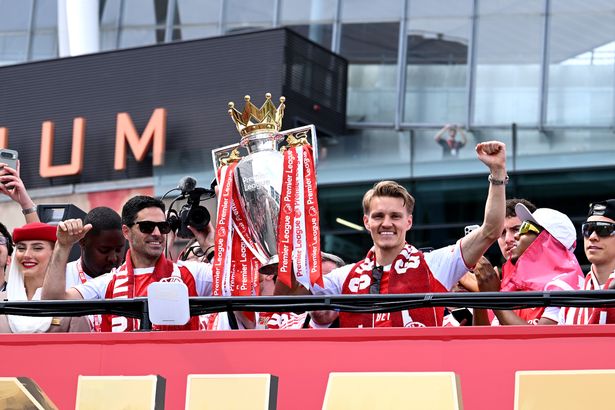 Arsenal trophy parade live: Thousands of Gunners fans celebrate on London streets