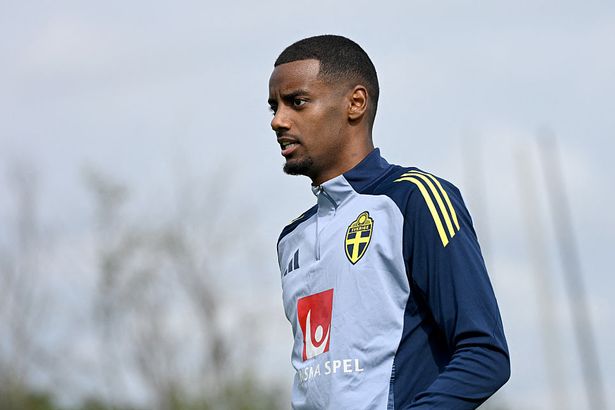 Alexander Isak learns World Cup fate as Graham Potter reveals ‘very difficult’ Sweden call