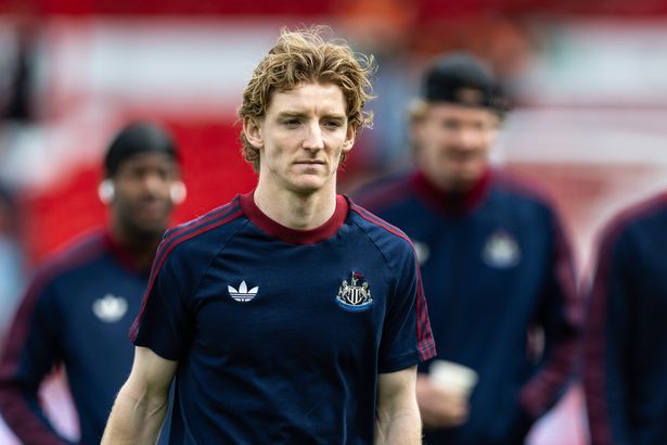 Anthony Gordon sent brutal Bayern Munich warning as Liverpool and Arsenal lurk