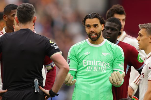 Arsenal star David Raya lands Premier League award after West Ham controversy