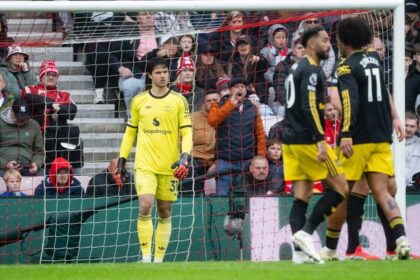 Senne Lammens saves lacklustre Man Utd from defeat at Sunderland – 5 talking points