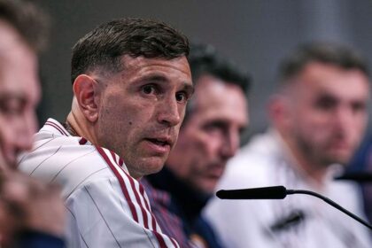 Emi Martinez insists he ‘made the right choice’ in snubbing Man Utd to stay at Aston Villa