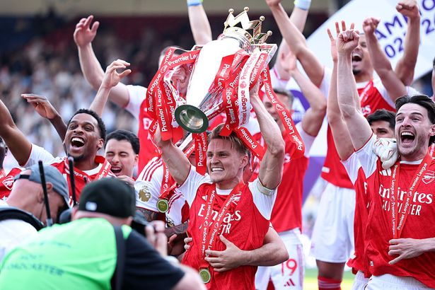Arsenal finally get their hands on Premier League trophy after Crystal Palace win
