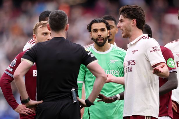 David Raya’s instant comment to Arsenal teammates after VAR intervention at West Ham