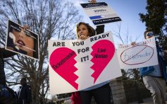 ‘Sweetheart Deal’: Lawmakers Slam Live Nation’s DOJ Settlement & Urge Ticketmaster Breakup