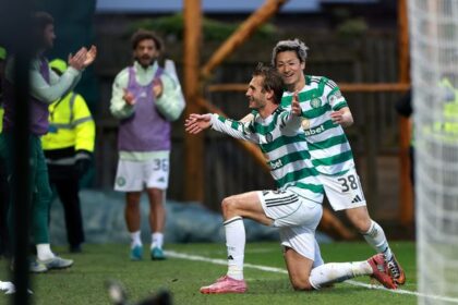 Celtic score last-gasp winner to set up final-day Scottish title shootout with Hearts