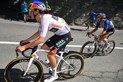 ‘The Giro is not over’ – Jai Hindley and Giulio Pellizzari combine to fight back in Giro d’Italia GC podium battle