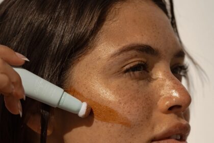 Glow Like A Celeb With These Expert Self-Tanning Tips