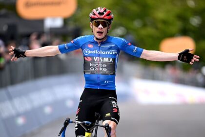 Jonas Vingegaard to race Giro d’Italia time trial in blue Castelli skinsuit designed for Remco Evenepoel