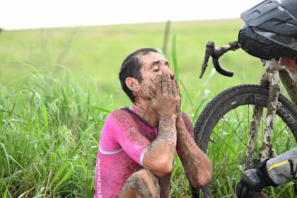 ‘Rainstorm came in and changed everything’ – Peter Stetina and Ted King crash out of Unbound XL while Lachlan Morton is the first casualty in 200-mile race