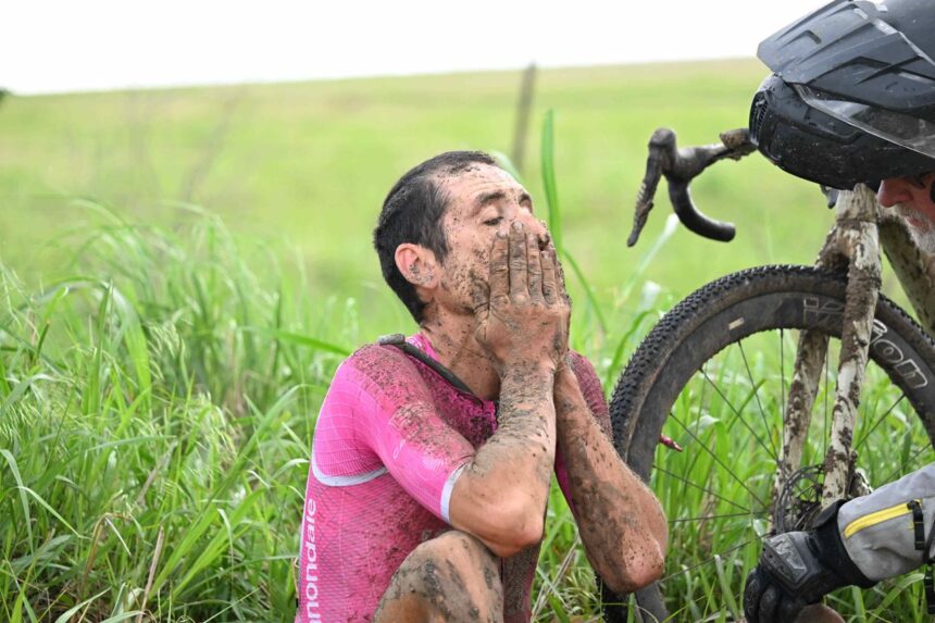 ‘Rainstorm came in and changed everything’ – Peter Stetina and Ted King crash out of Unbound XL while Lachlan Morton is the first casualty in 200-mile race