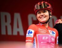 La Vuelta Femenina overall leader Rüegg suffers crash in final kilometres of stage 2