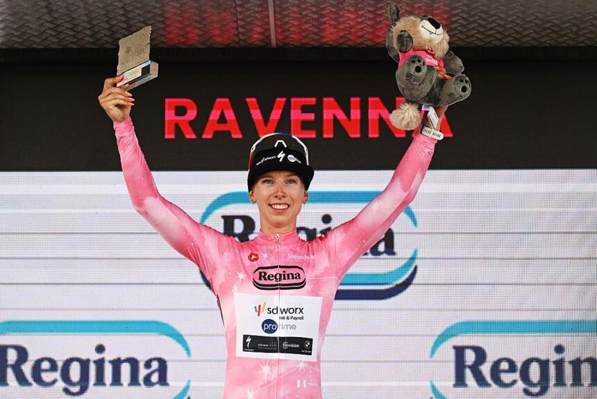 Giro d’Italia Women GC standings – Lorena Wiebes pulls on the first pink jersey of 2026
