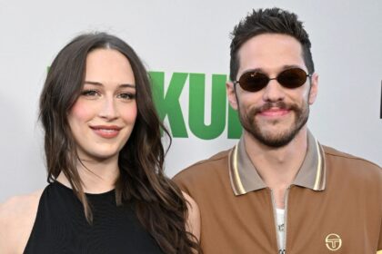 How Pete Davidson’s Girlfriend Elsie Hewitt “Cracked” Motherhood Code