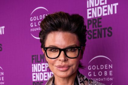 Lisa Rinna Is Unrecognizable With Curly Blonde Hair Transformation