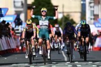 Vuelta Femenina: Lotte Kopecky wins hectic stage 4 sprint and uses bonus points to claim red leader’s jersey