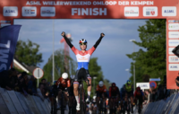 Lorena Wiebes overcomes late flat tyre to win Simac Omloop der Kempen Ladies