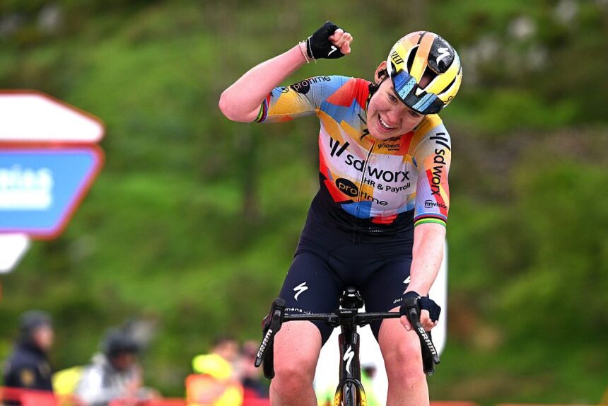 Vuelta Femenina: Anna van der Breggen routs rivals on steep slopes of Les Praeres for stage 6 victory and moves into GC lead