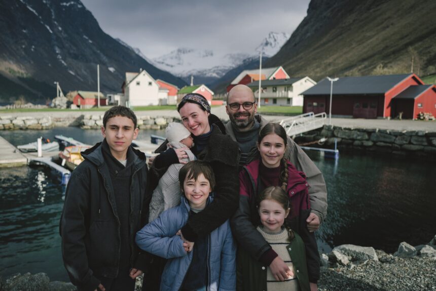 2026 Palme d’Or Winner ‘Fjord,’ Starring Renate Reinsve, Is a Gripping, Urgent Watch
