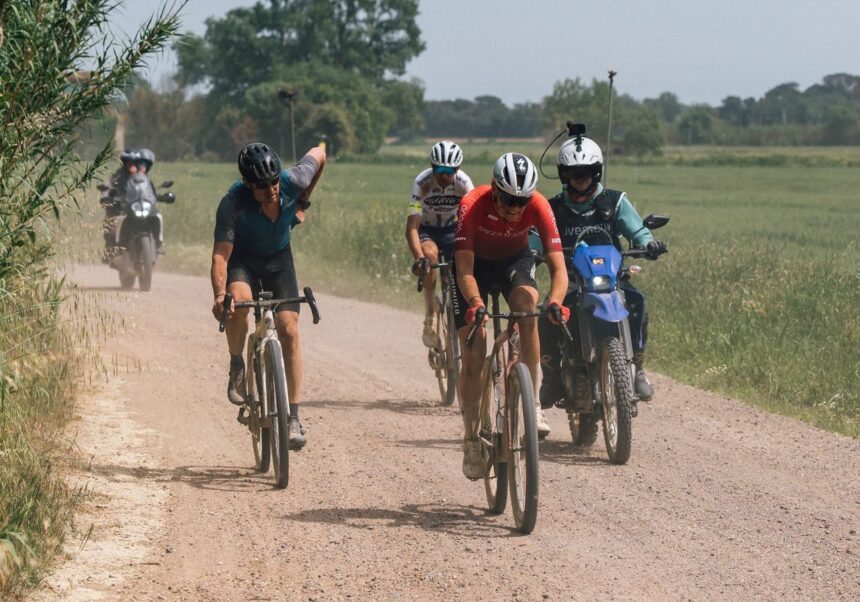 ‘Let us have our race’ – Geerike Schreurs and Lauren De Crescenzo share stories from The Traka 360 as pro women ‘navigate around all the chaos of the amateurs’