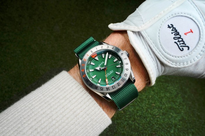 Affordable, Ultra-Capable Watch Keeps (Disc?) Golfers Honest