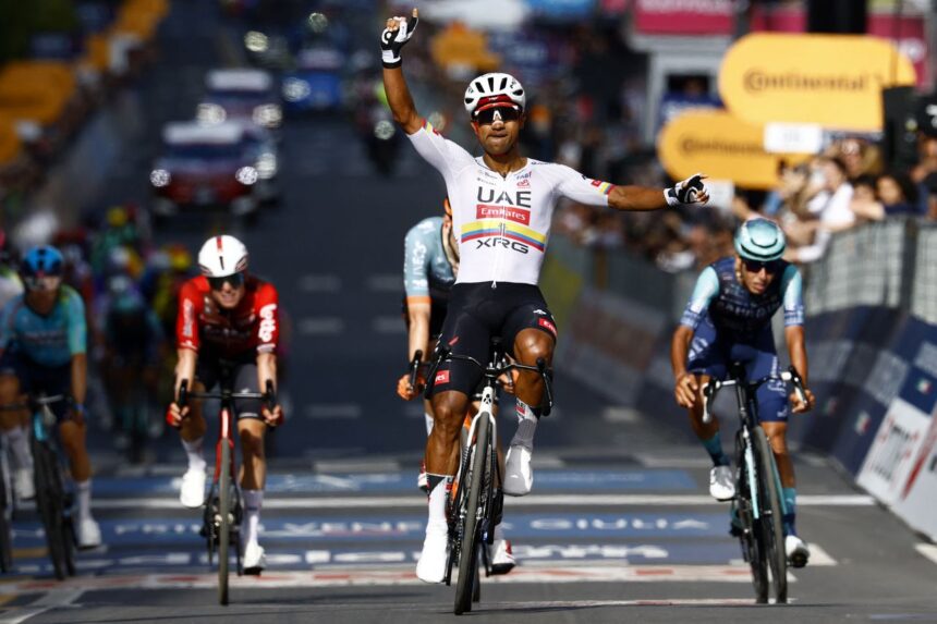 ‘This victory is also for my team-mates’ – Jhonatan Narváez sprints to Giro d’Italia stage 4 win as UAE Team Emirates-XRG put woes behind them