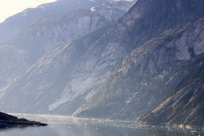 Huge landslide created a 500-meter-high tsunami in a major tourist area