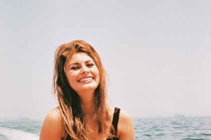 23 Vintage Photos of Sophia Loren Being the Ultimate European Summer Muse