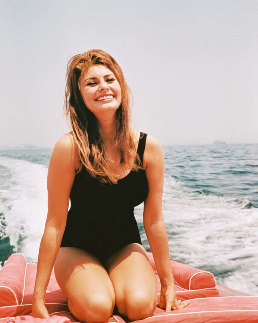 23 Vintage Photos of Sophia Loren Being the Ultimate European Summer Muse