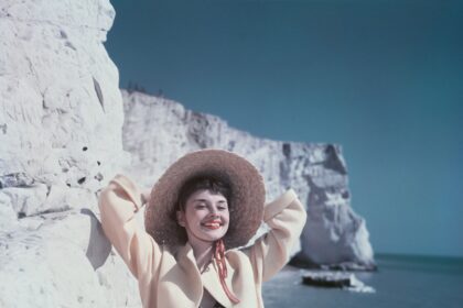 16 Vintage Photos of Audrey Hepburn’s Idyllic Summertime Style