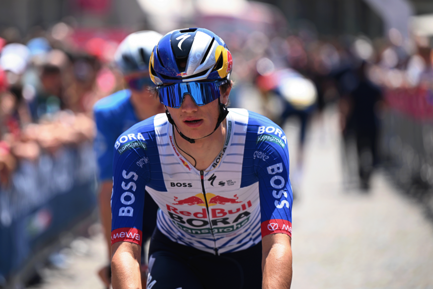 Giulio Pellizzari dropped by his own team, finishes 18 minutes down as Red Bull-Bora-Hansgrohe lose numerical advantage in fight for Giro d’Italia podium