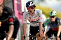 ‘I’m not quitting’ – Giulio Pellizzari to fight on despite stomach virus derailing his Giro d’Italia GC ambitions