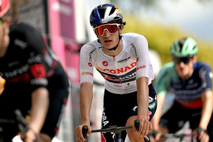 ‘I’m not quitting’ – Giulio Pellizzari to fight on despite stomach virus derailing his Giro d’Italia GC ambitions