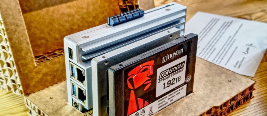 IceWhale ZimaBoard 2 mini NAS review