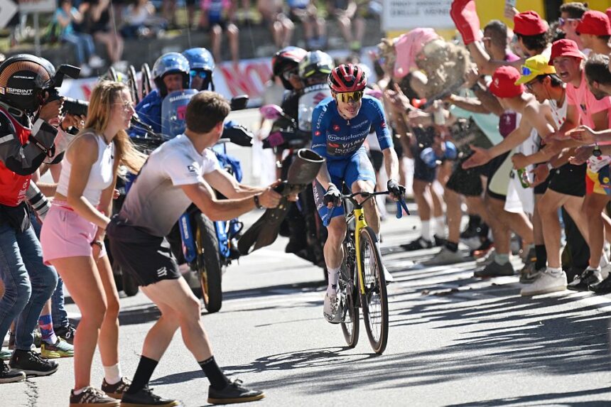 Calculating, controlling and absolutely dominant – Jonas Vingegaard and Visma Lease a Bike take control of the Giro d’Italia – Analysis