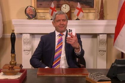 ‘SNL U.K.’ Cold Open: Peter Serafinowicz Guest Stars as Nigel Farage in Time-Traveling Downing Street Sketch