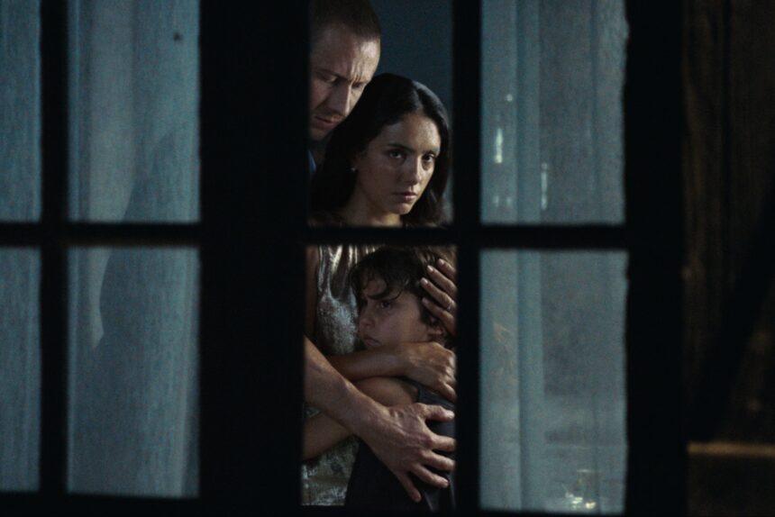 ‘The Birthday Party’ Review: Hafsia Herzi and Benoît Magimel Have a History in Léa Mysius’ Lackluster Home Invasion Thriller