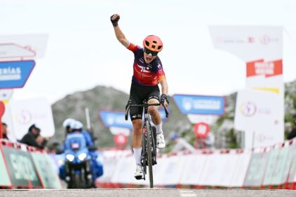 ‘It was a dream to win this stage’ – Paula Blasi dethrones Anna van der Breggen to win La Vuelta Femenina 2026 as Petra Stiasny conquers L’Angliru on stage 7