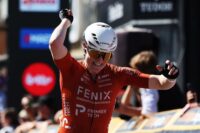 GP Mazda Schelkens: Charlotte Kool sprints to victory in chaotic finale