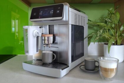 I spent two weeks with the gorgeous Philips Café Aromis espresso machine, and creating delicious custom coffees has never been so much fun