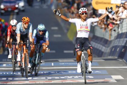 Giro d’Italia: Jhonatan Narváez sprints to stage 4 win as Giulio Ciccone grabs bonus seconds to seize pink jersey