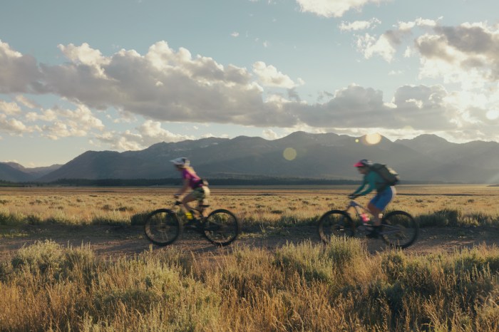 The Best Outdoor Gear Deals for Memorial Day: REI, Bike Tires Direct, and More