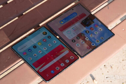 The Galaxy Z Fold 8 could be creaseless after all