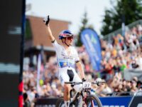 High fives for Tom Pidcock: Briton clinches fifth win in as many starts at Nové Město XC World Cup round