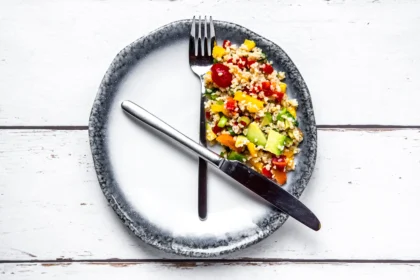The Healthiest People Don’t Follow Trendy Eating Schedules. Nutrition Science Says They Eat Whenever They Want