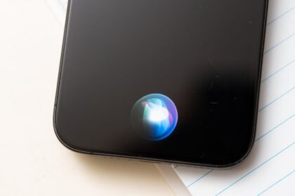 Apple’s new Siri will have auto-deleting chats, report claims