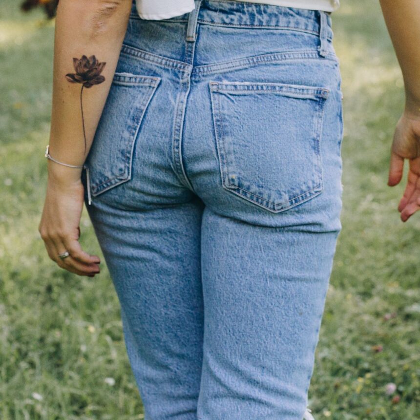 These Booty-Lifting Jeans Are on Sale and Even Sculpt Flat Behinds