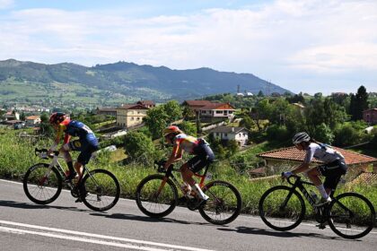La Vuelta Femenina stage 7 LIVE: An aggressive meant the day’s breakaway took an hour to get away, but three women now lead the final stage