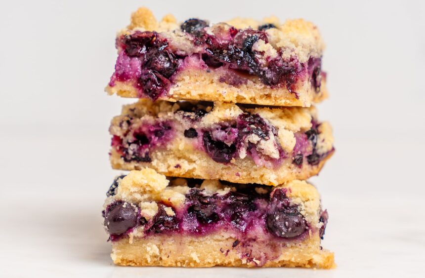 Trisha Yearwood’s Blueberry Pie Bars are My Go-To Summer Treat